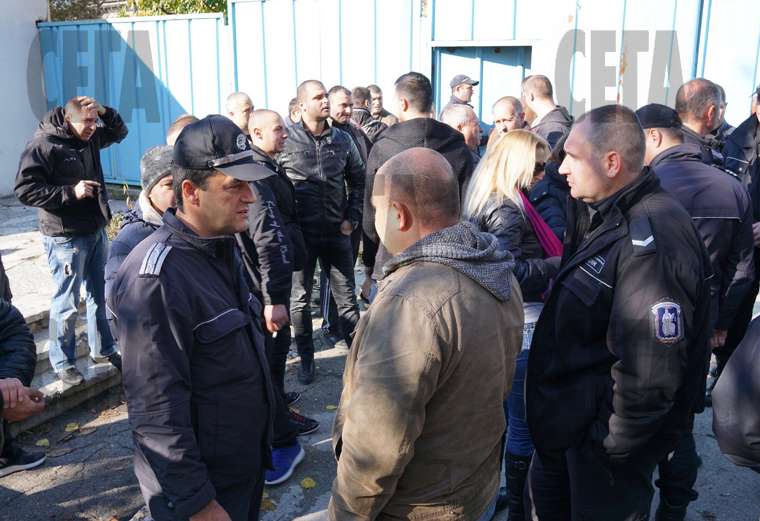Служителите в затворите поканиха Борисов на поредния си протест