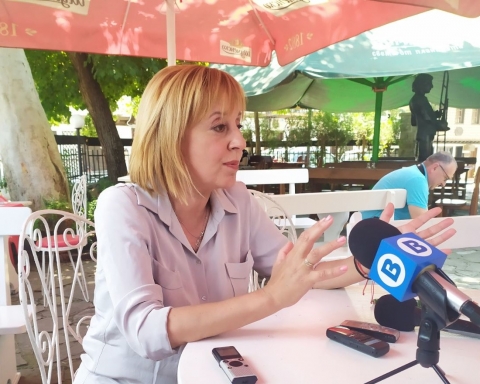 Манолова: Има таен план за удължаване на мандата на правителството с два месеца, колкото беше извънредното положение