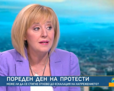 Манолова: Протестът е имунитетът на обществото срещу заразата Борисов