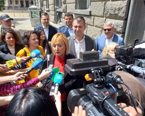Мая Манолова: Ще влезем в парламента с повече депутати