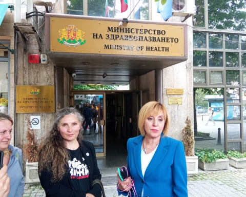 Манолова поиска министрите на земеделието и здравеопазването да проверят фермата за норки на фирма „Градус“