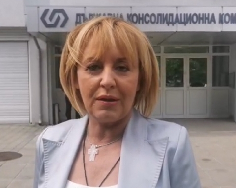Манолова за ремонта на язовирите: ДКК е платила 716 млн. лв. за ремонт на 208 язовира за 104 млн. лв.