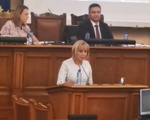 Манолова: Видя се как Сокола си защитава „орлетата“ и как те му ръкопляскат