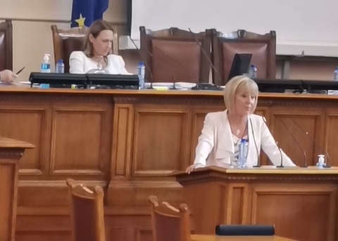 Манолова: Сред авторите на закона на г-н Божанков има и такива с частен интерес в третирането на отпадъци