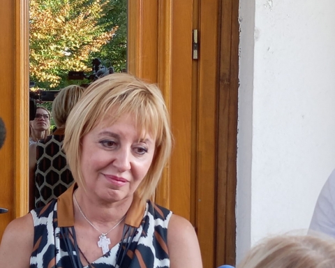 Мая Манолова: Третият мандат е шанс да има кабинет