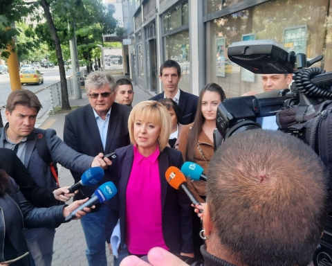Мая Манолова: Да има и арести, ако е необходимо, заради спекулативното увеличение на цената на тока