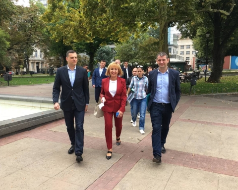 Мая Манолова: Ще се борим за по-високи доходи на българските граждани