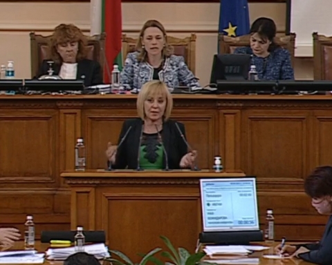 Манолова: Има ли затваряне на бизнеси, трябва да има и незабавна компенсация
