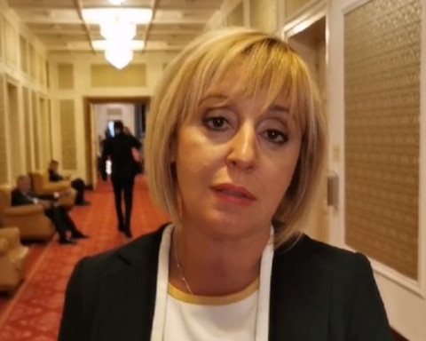 Манолова: „Изправи се БГ! Ние идваме!“ гласувахме за преизчисляване на пенсиите от 1 октомври