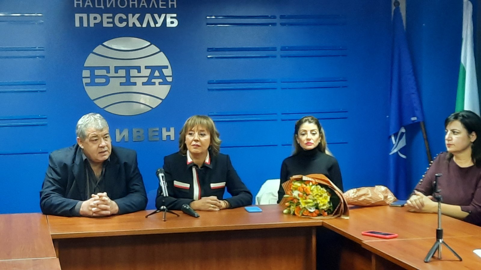 Манолова в Сливен: Правителството да приложи драконовски мерки срещу спекулантите с тока и дървата за огрев!