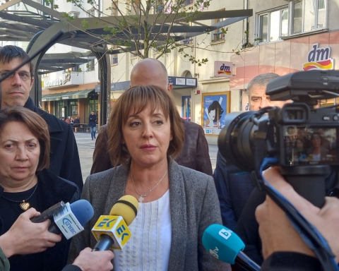Манолова: Обжалваме пред съда новата заповед за „зелен сертификат“ заради дискриминация