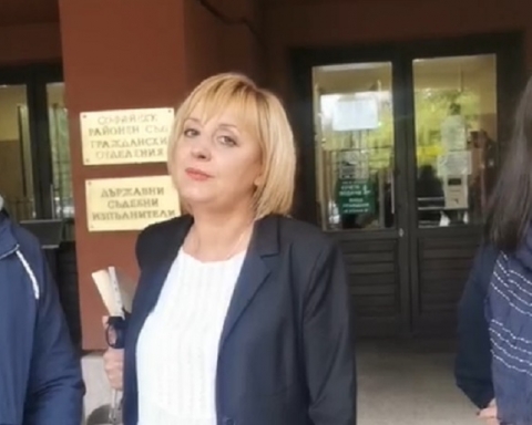 Манолова: Тръгна първото от петте ми дела срещу ПИК. Другите десети месец не са насрочени