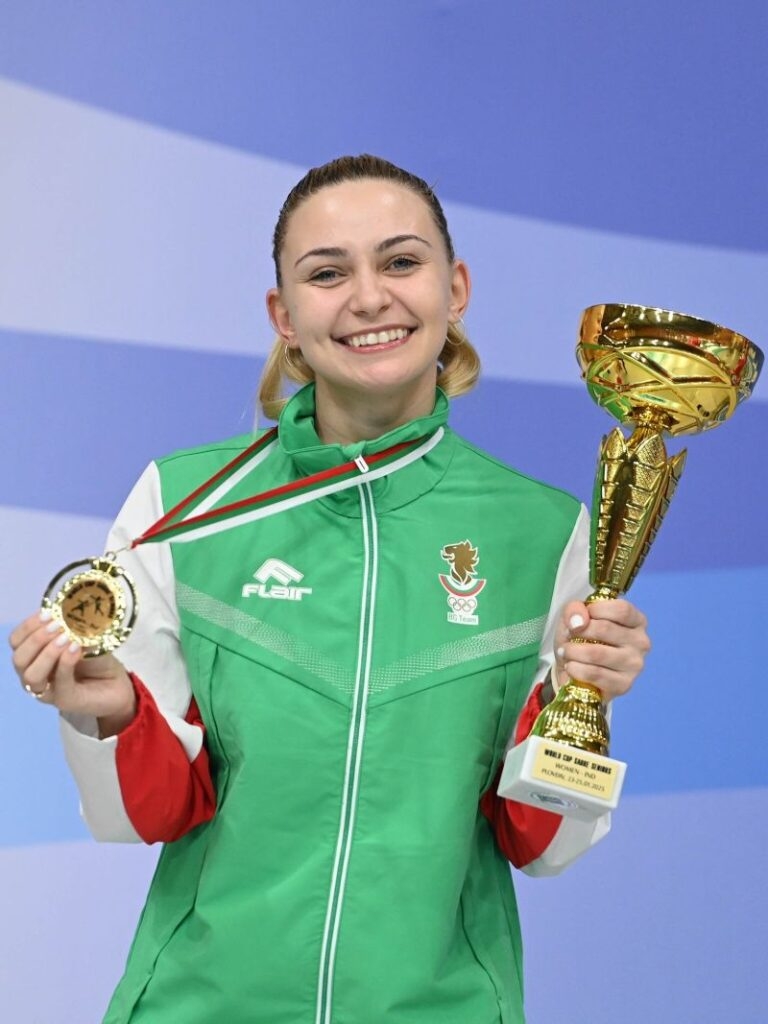 Йоана Илиева спечели исторически златен медал от Световната купа по фехтовка