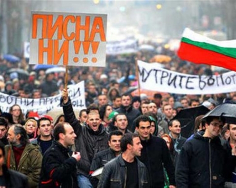 Възможно ли е да се управлява България без партии и политици?