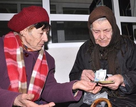 5000 пенсионери със запорирани пенсии за Kоледа!