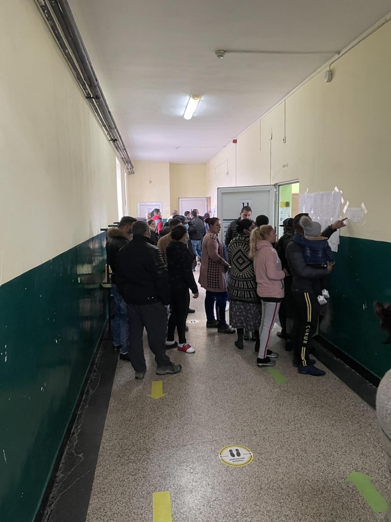 „Изправи се! Мутри вън!“ ще съдейства за колективен иск на граждани под карантина, които не могат да гласуват
