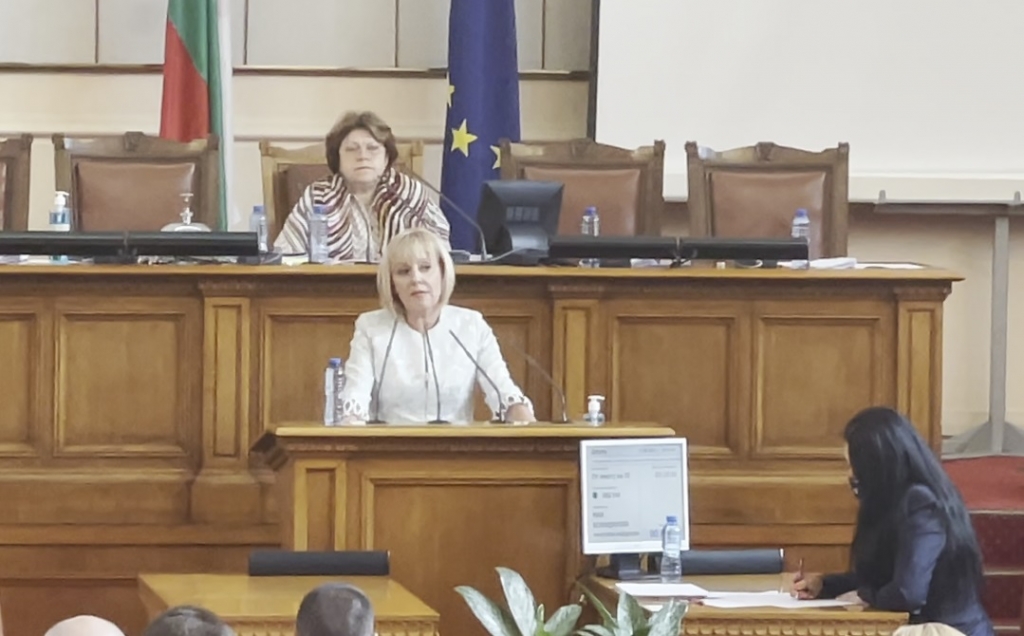 Манолова към ИТН: Ние, които се изправихме срещу модела на „орлетата“ в София, няма да премълчим гнездото на Сокола, което се свива в този парламент