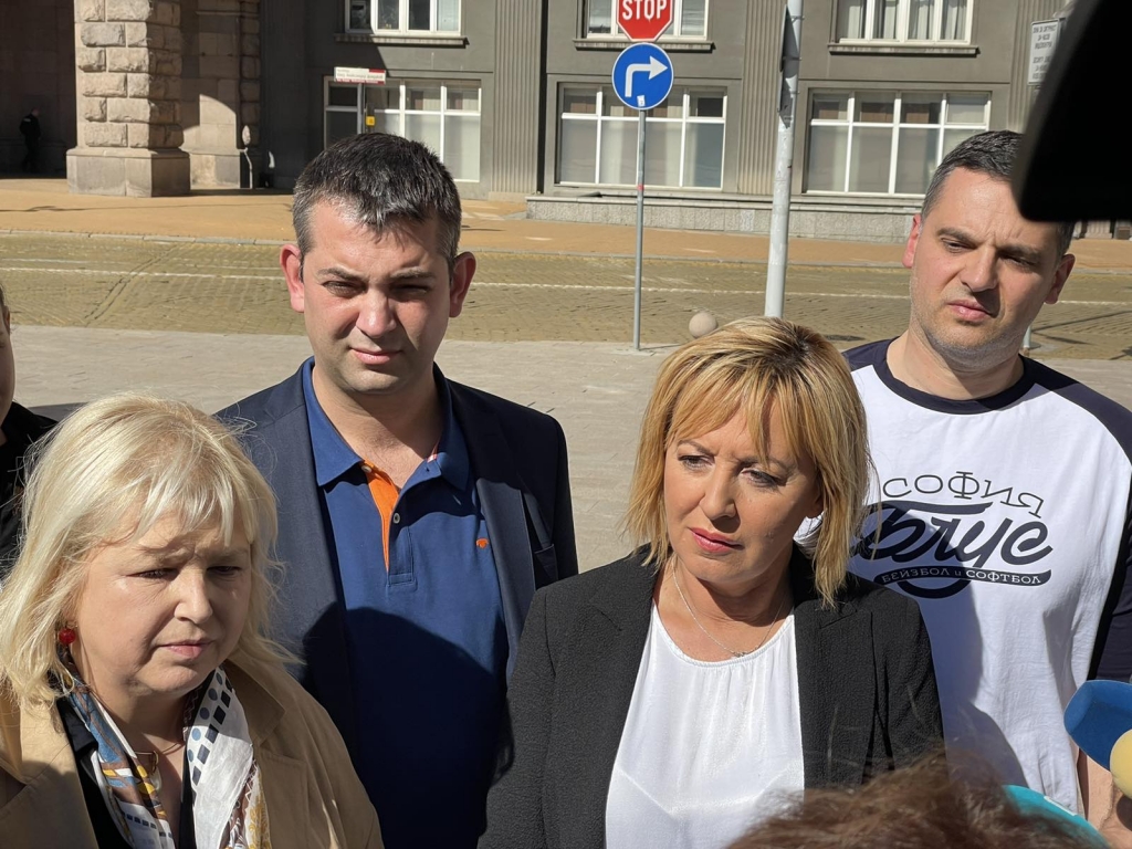 Мая Манолова: Незабавна оставка на енергийния министър заради липсата на мерки за скока на цената на тока