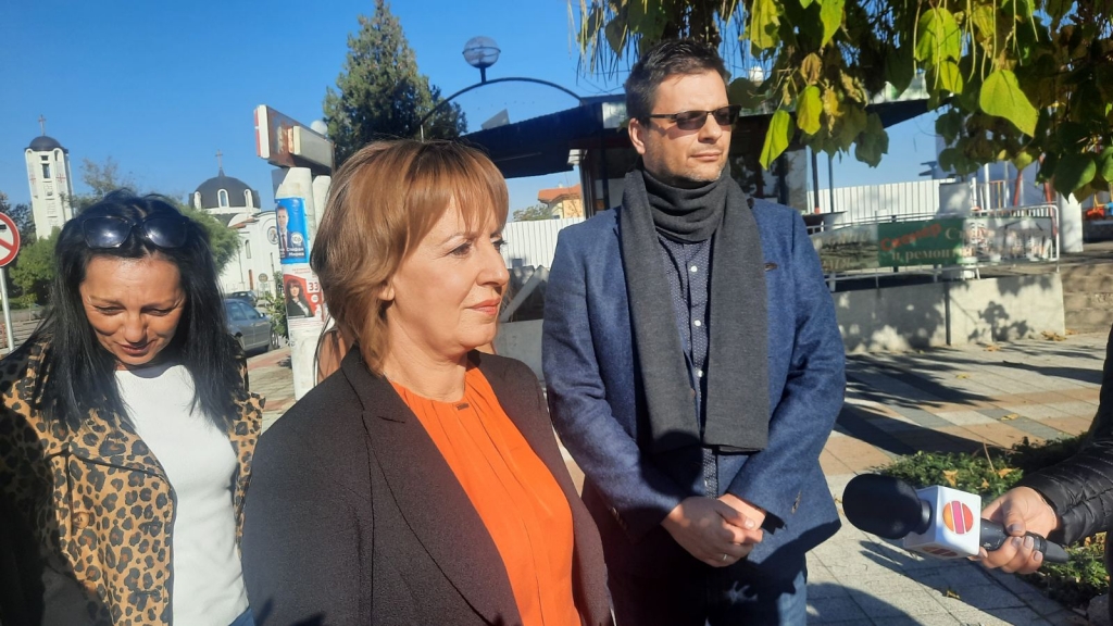 Манолова ще обжалва пред ВАС решението на ЦИК за ръчно броене на разписките от гласуването