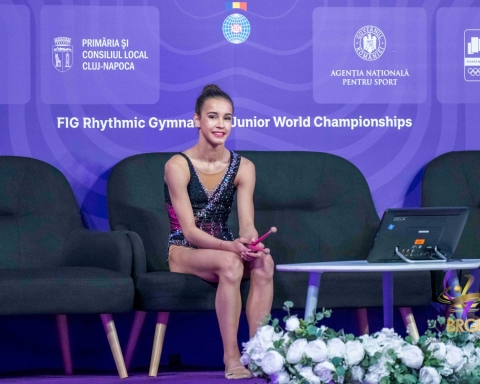 ШАМПИОН! "Златен" старт! Пет медала за Елвира Краснобаева на "Premium Cup"! 🥇🇧🇬